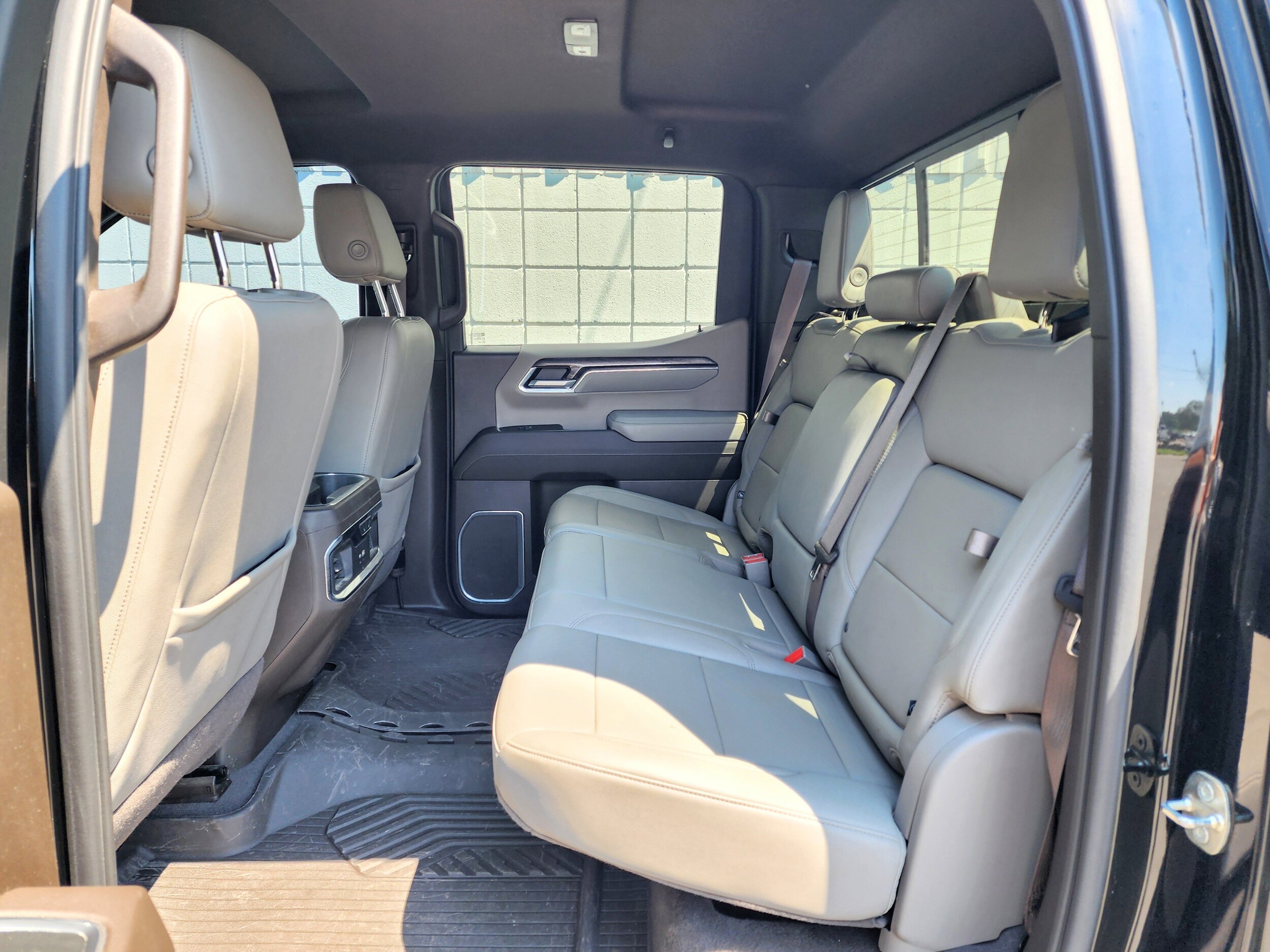 2023 Chevrolet Silverado 1500 Z71 LTZ photo 4