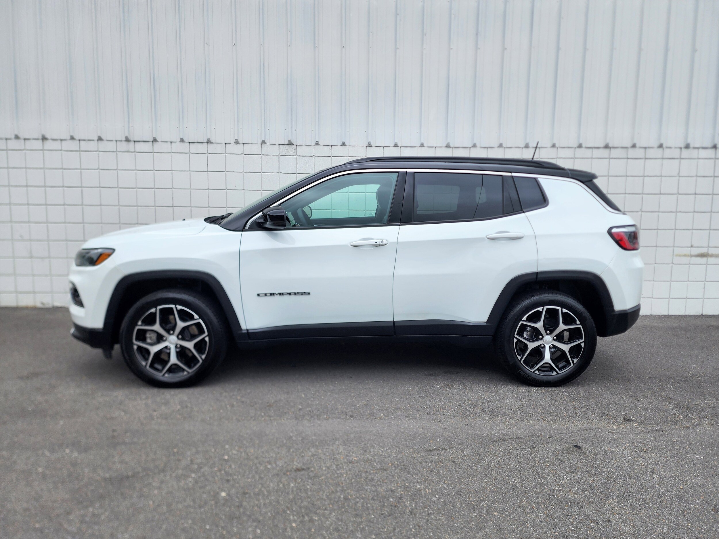 2024 Jeep Compass Limited photo 2