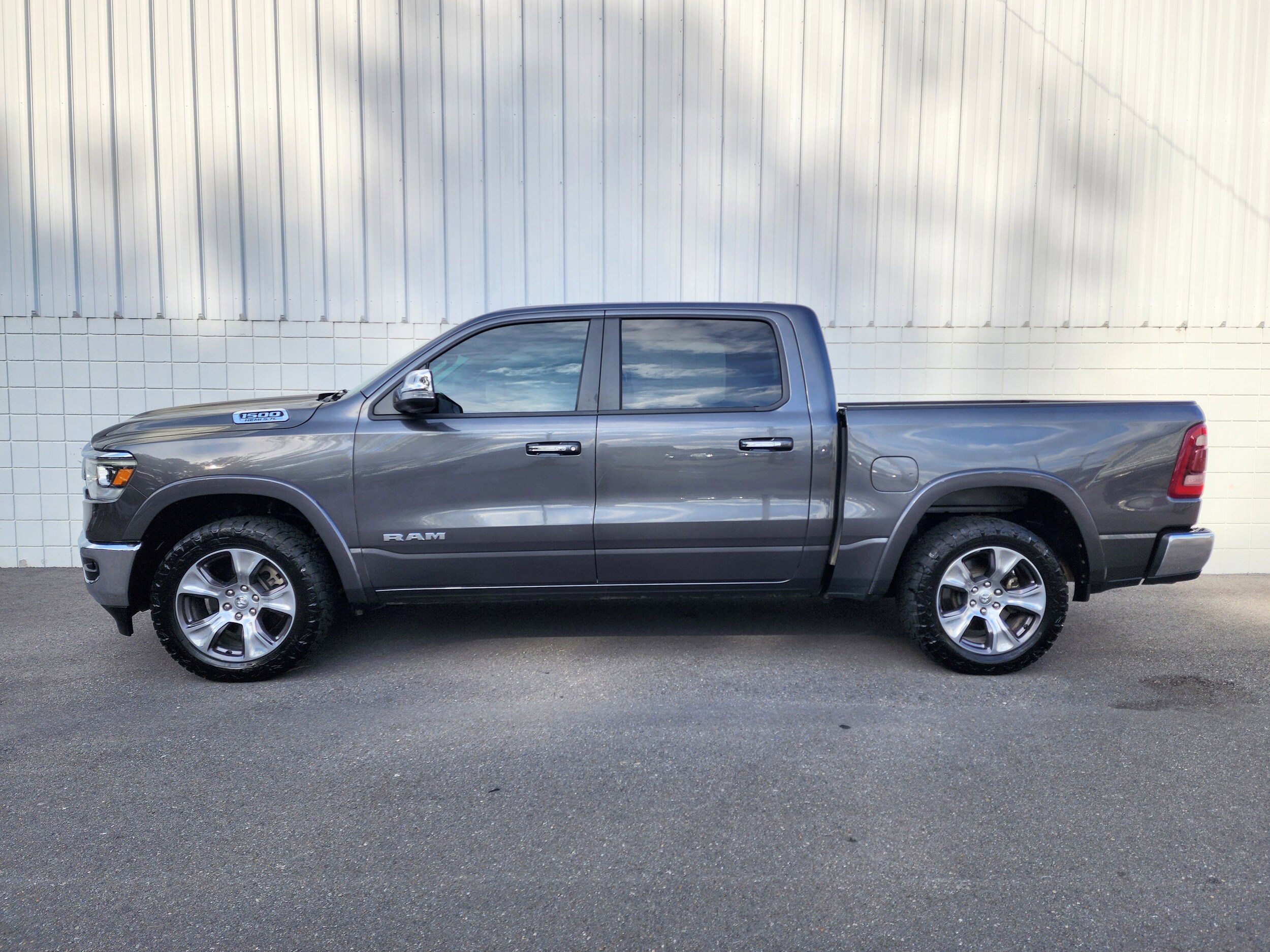 Used 2022 RAM Ram 1500 Pickup Laramie with VIN 1C6SRFJTXNN300530 for sale in Little Rock