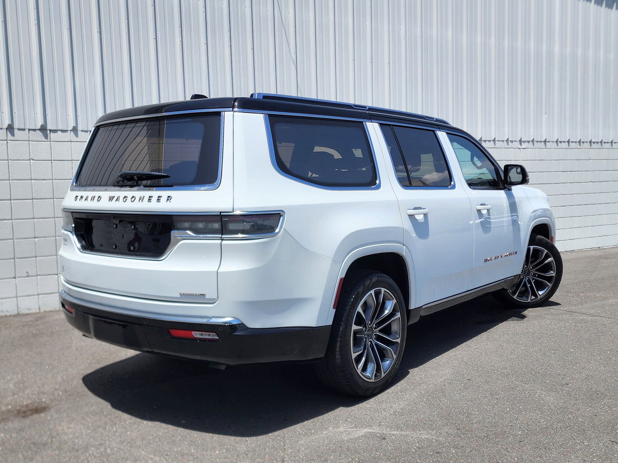 2024 Jeep Grand Wagoneer Series III - Photo 17