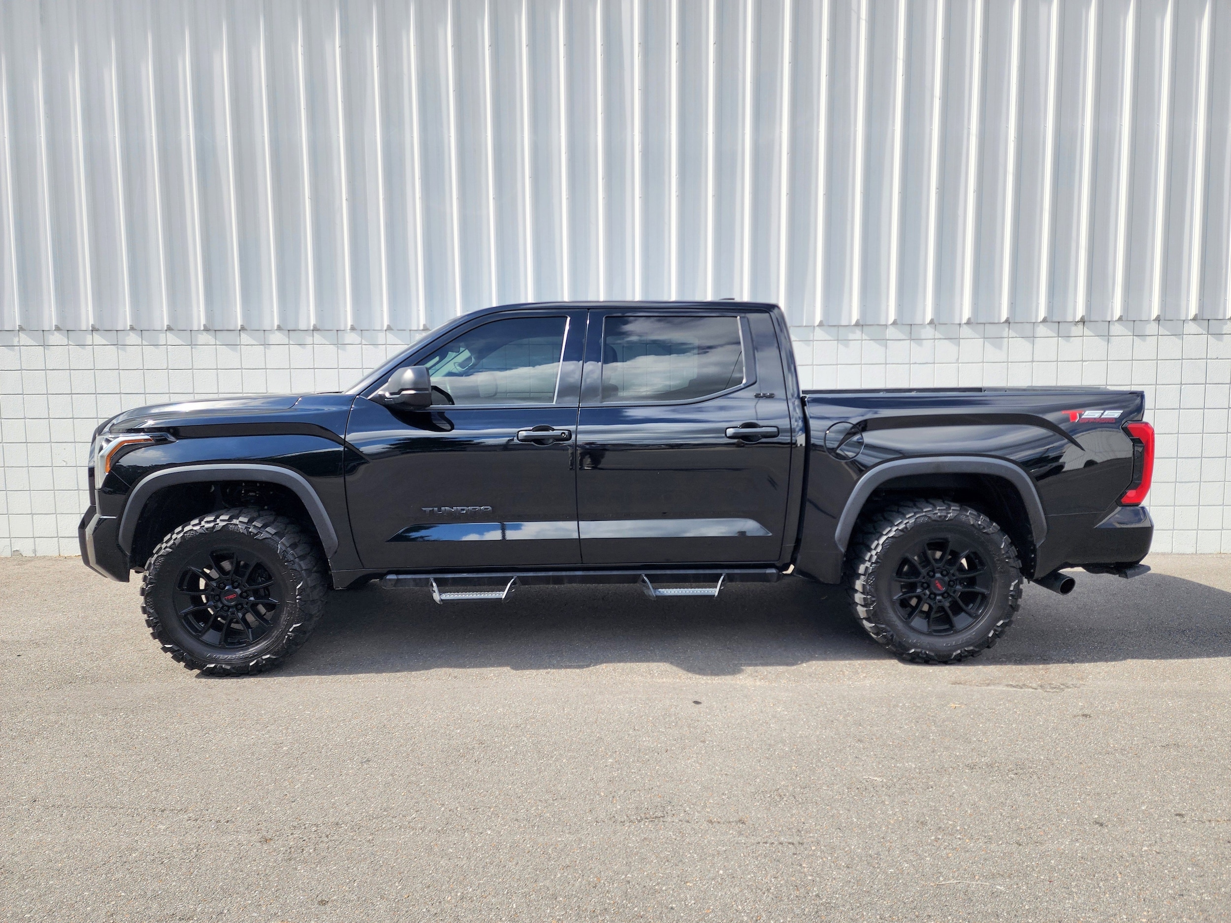 Used 2023 Toyota Tundra SR5 with VIN 5TFLA5DB1PX106963 for sale in Little Rock