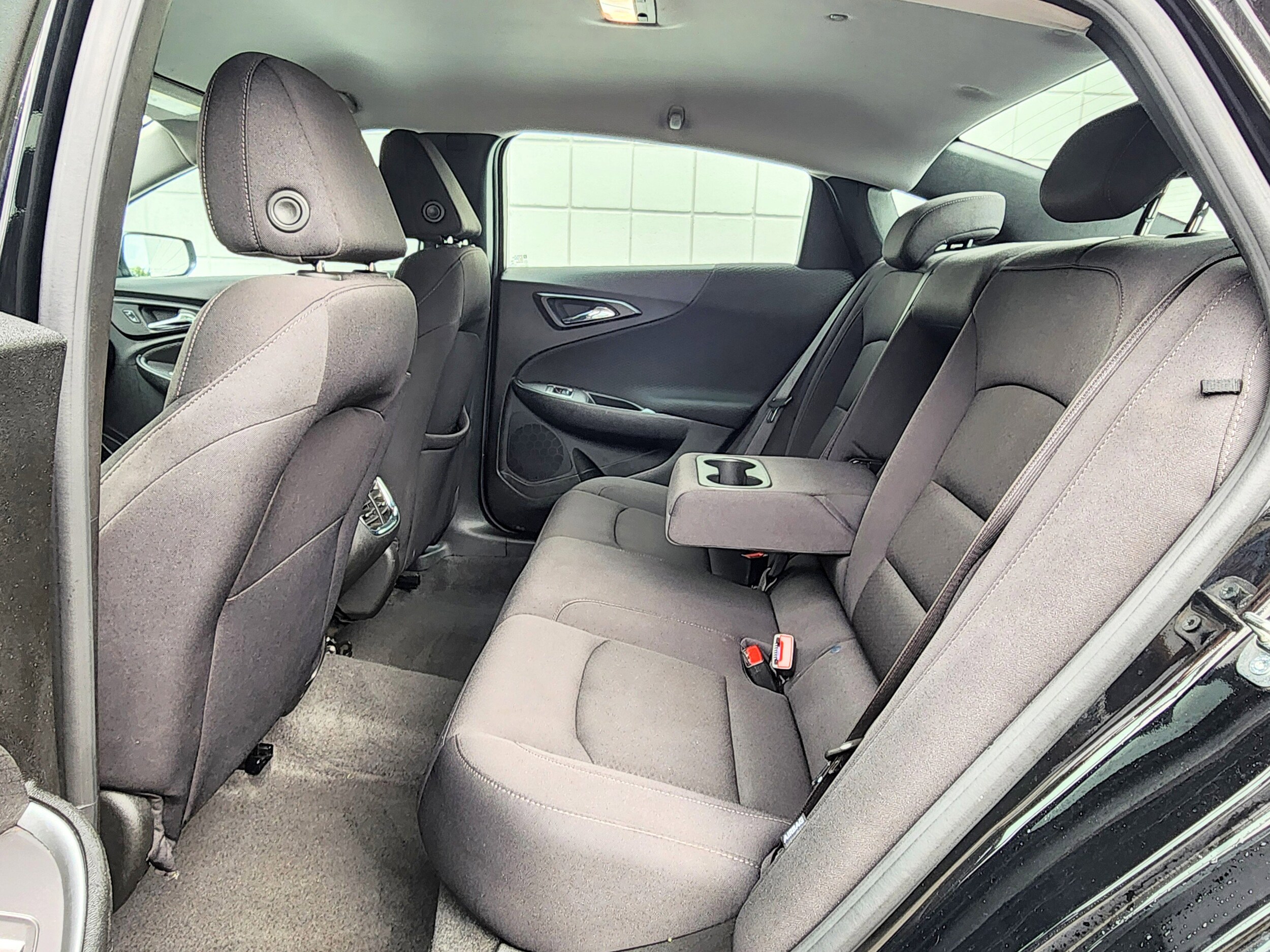 2024 Chevrolet Malibu 1LT photo 2