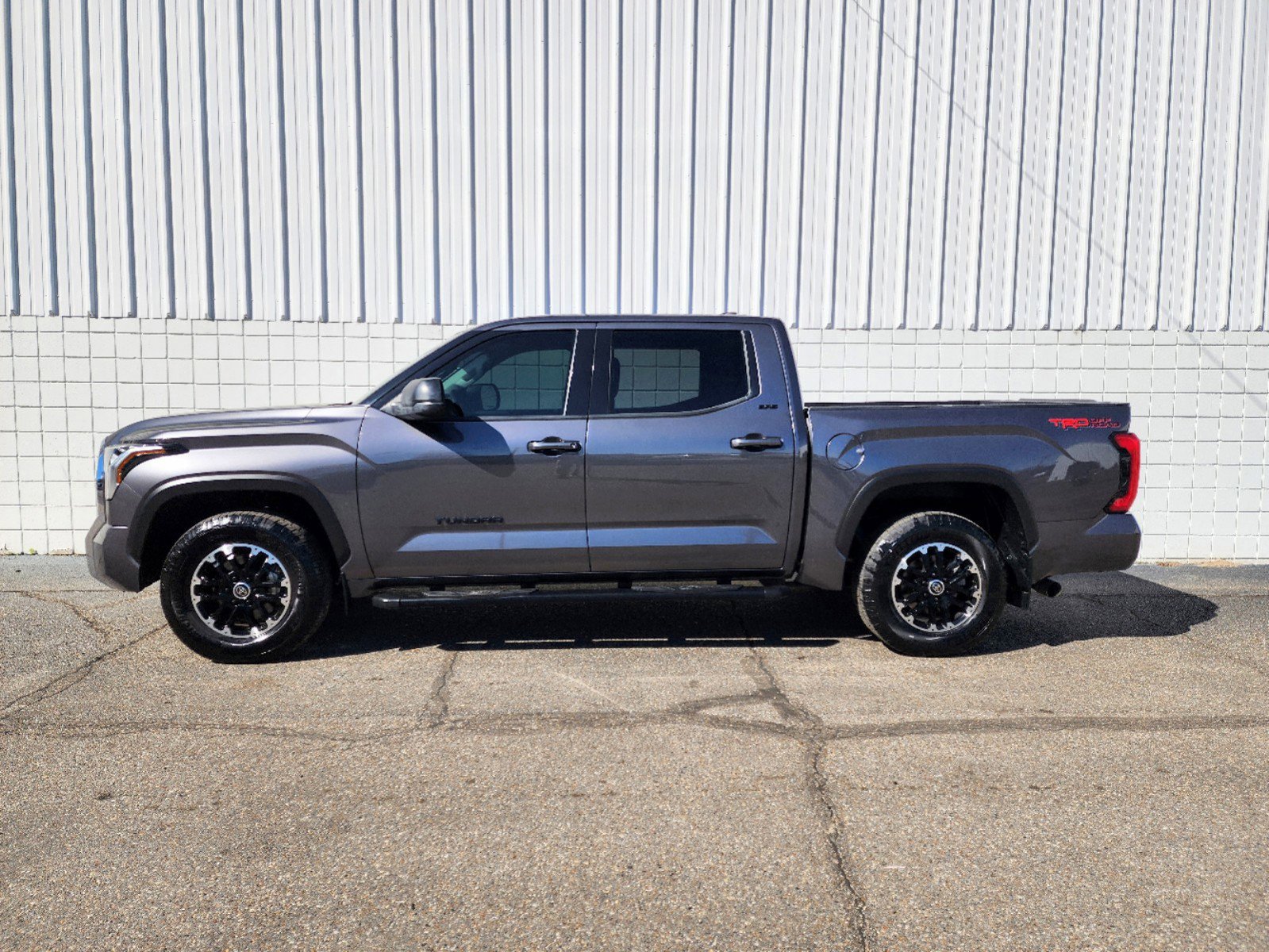 Used 2022 Toyota Tundra SR5 with VIN 5TFLA5AB0NX008539 for sale in Little Rock