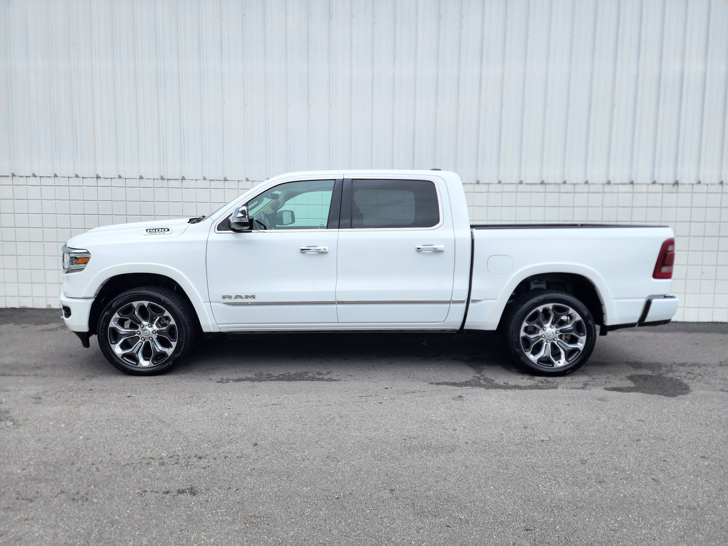 Used 2020 RAM Ram 1500 Pickup Limited with VIN 1C6SRFHT7LN177143 for sale in Little Rock