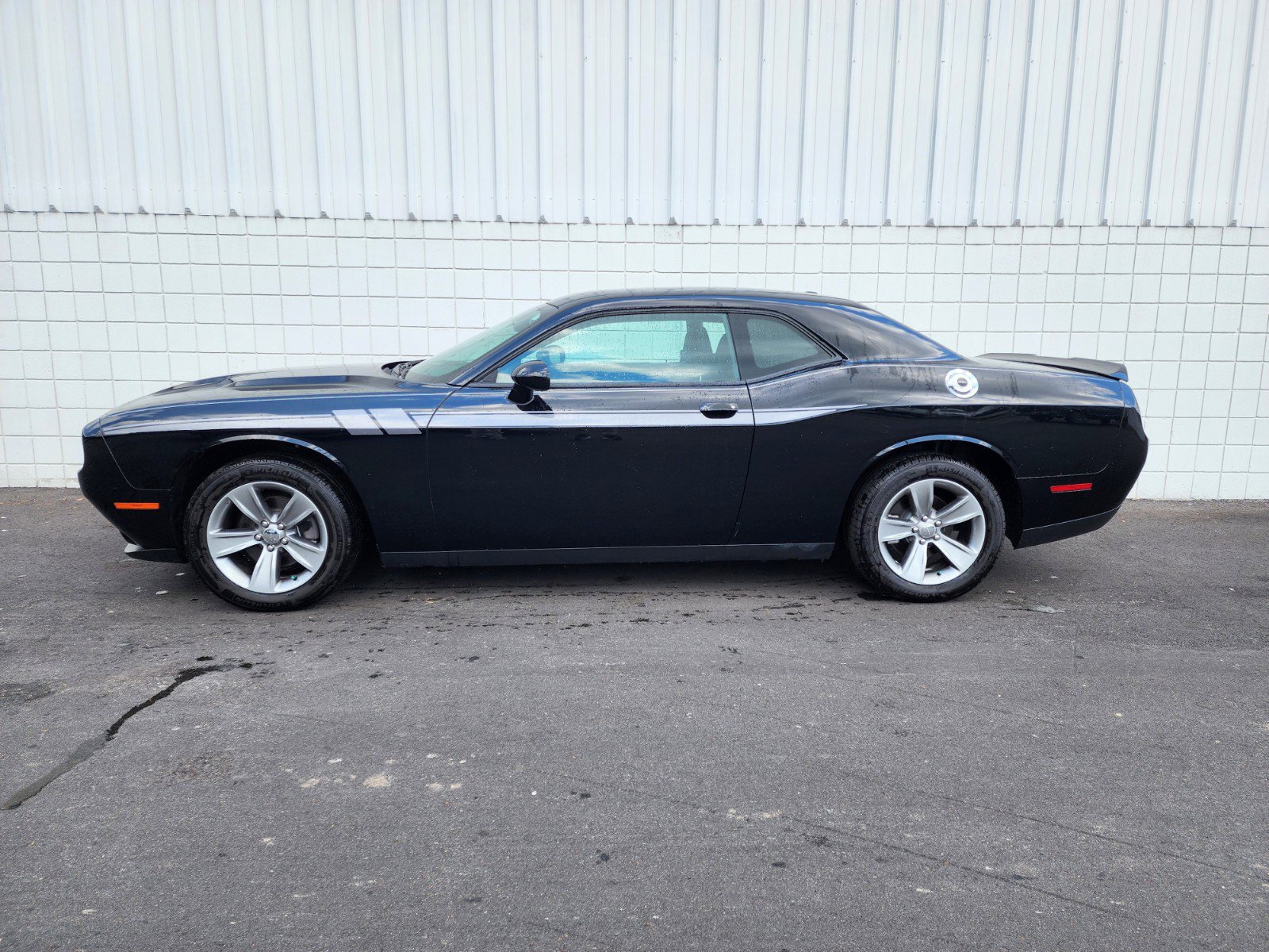 Used 2021 Dodge Challenger SXT with VIN 2C3CDZAG3MH510222 for sale in Monticello, AR