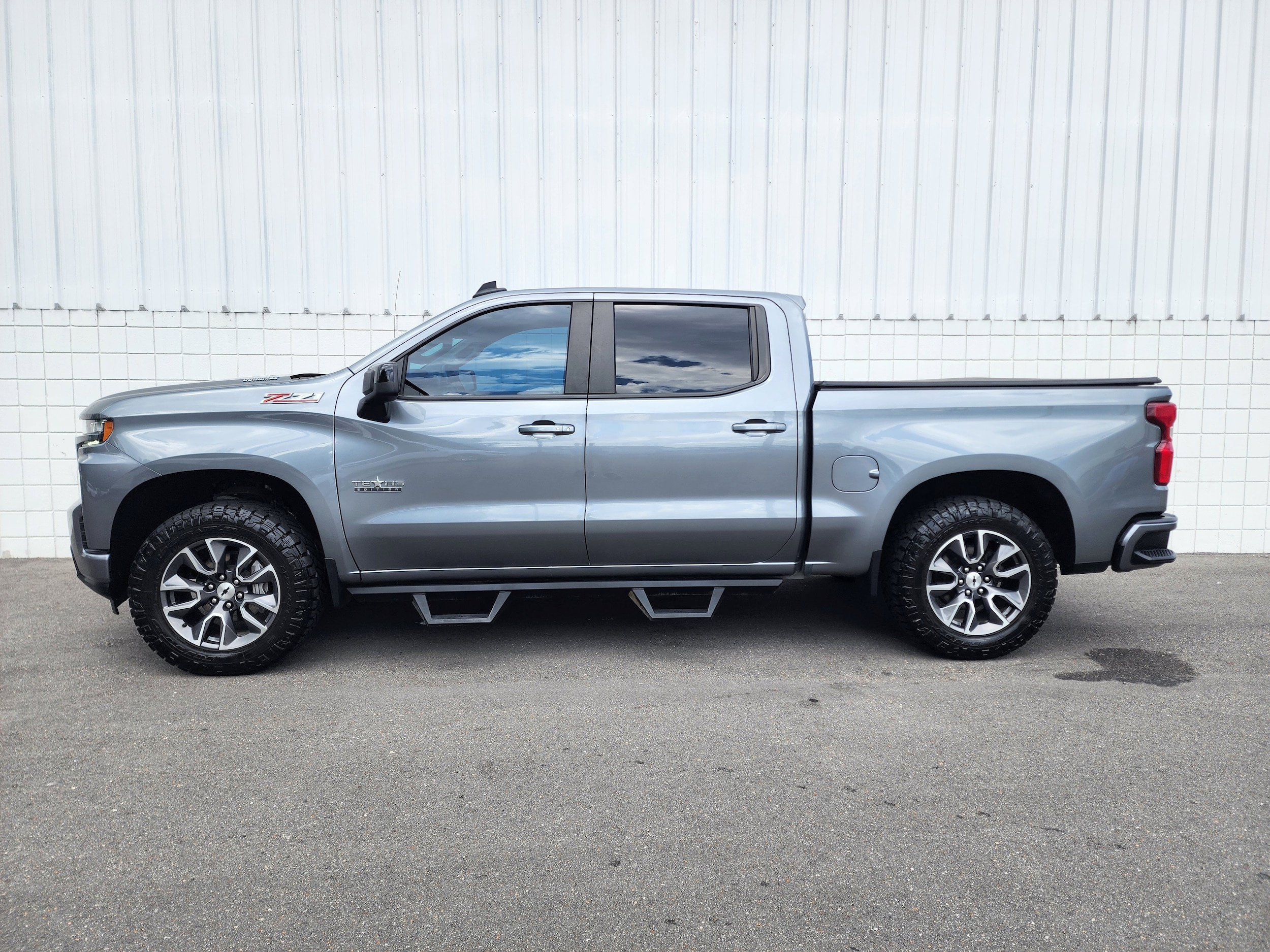 Used 2021 Chevrolet Silverado 1500 RST with VIN 3GCUYEET2MG414358 for sale in Little Rock