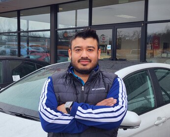 Staff member Luis Granados from ID_82396320bdd6