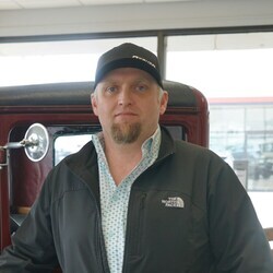Staff member Don Pharr from ID_82396320bdd6