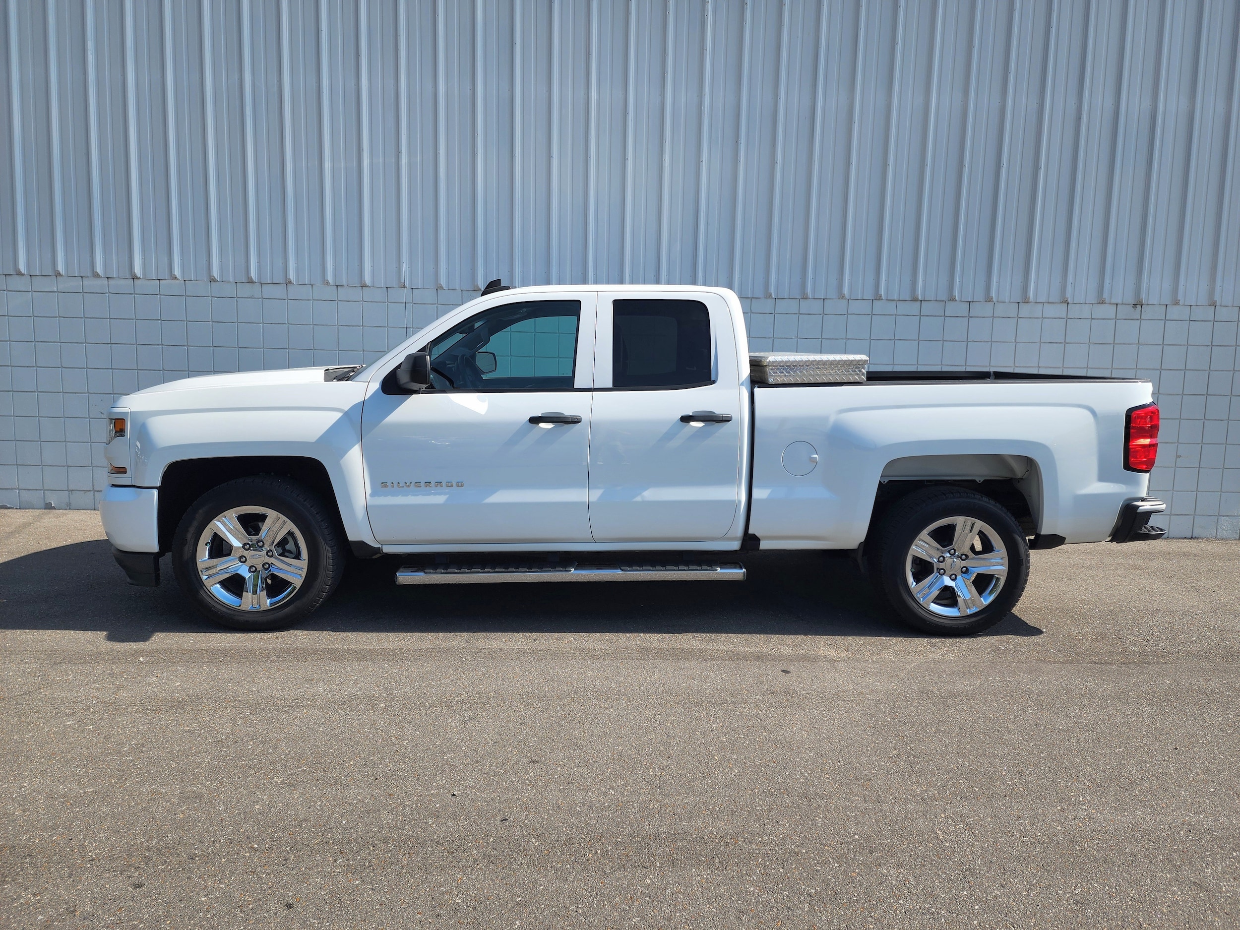 Used 2018 Chevrolet Silverado 1500 Custom with VIN 1GCRCPEC4JZ264037 for sale in Little Rock