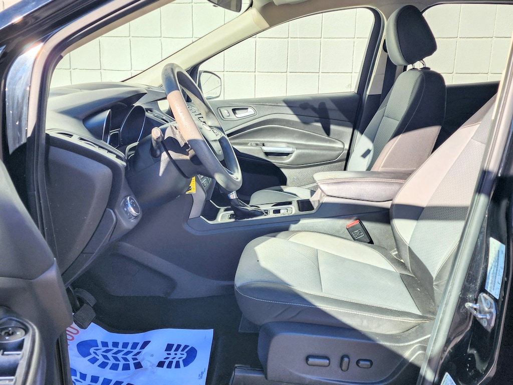 Used 2017 Ford Escape SE SUV