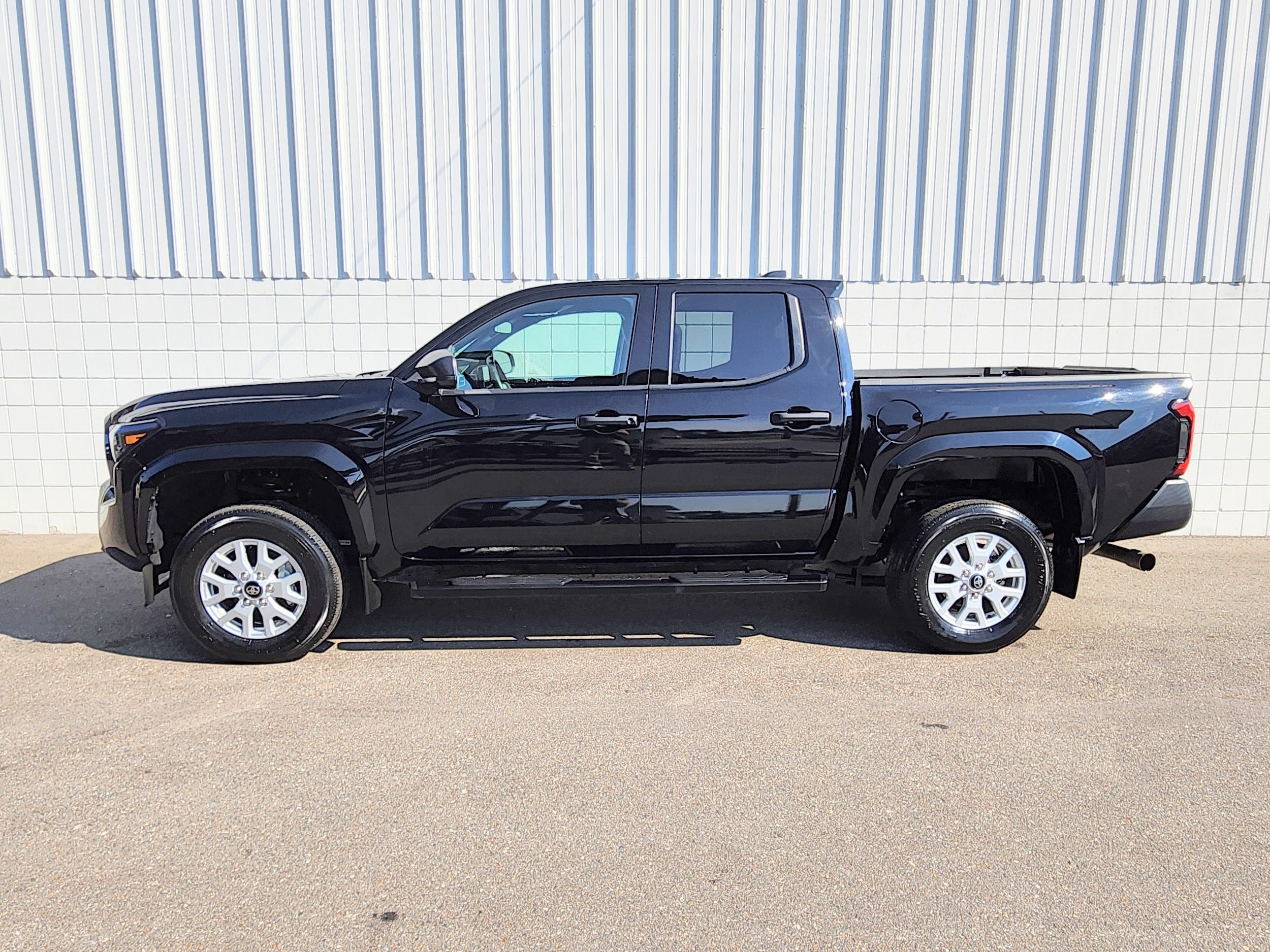 Used 2024 Toyota Tacoma SR with VIN 3TYLD5KN9RT000696 for sale in Little Rock
