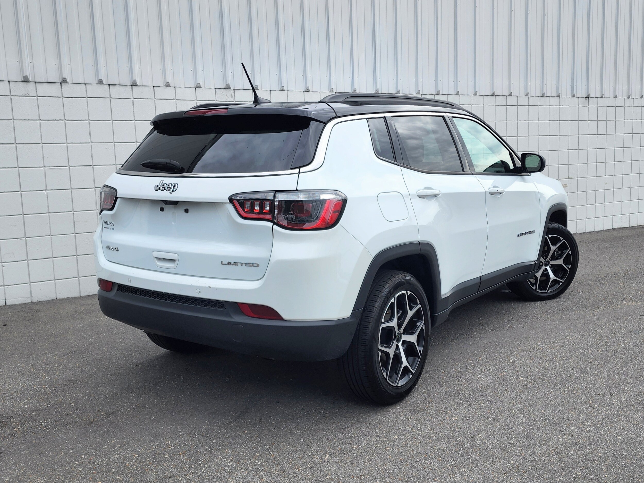 2025 Jeep Compass Limited - Photo 12