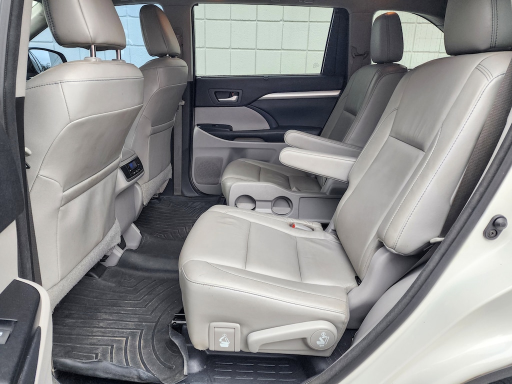 Used 2018 Toyota Highlander XLE V6 SUV