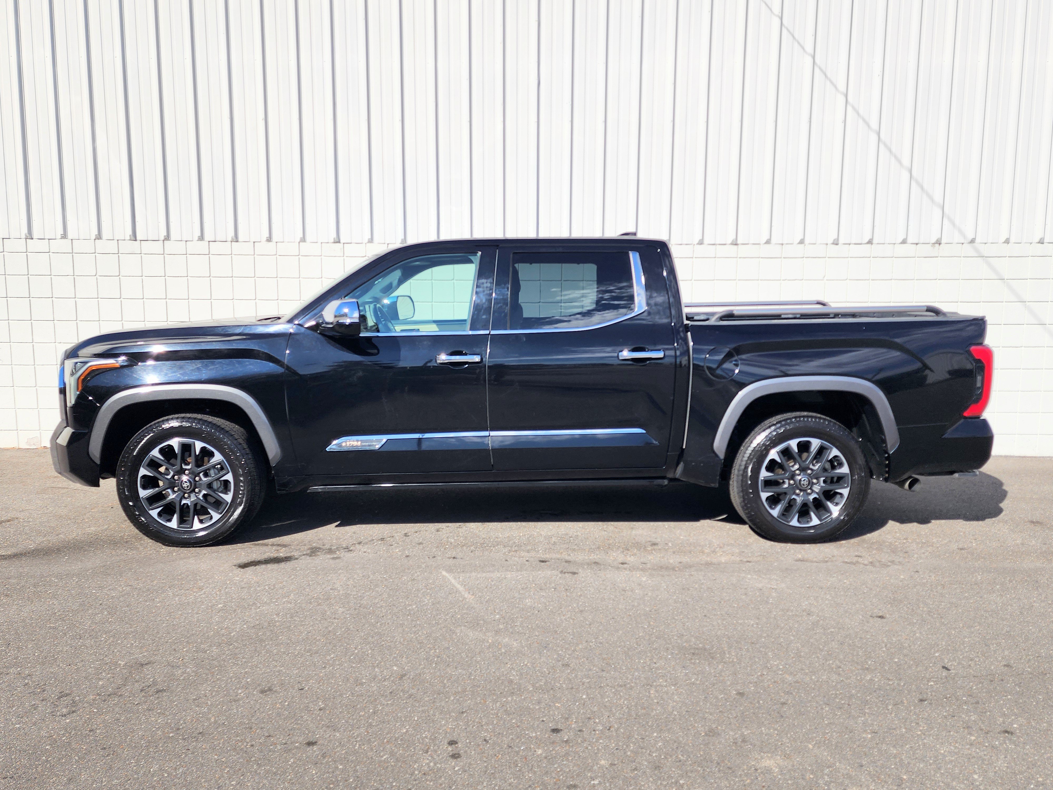 Used 2022 Toyota Tundra 1794 Edition with VIN 5TFMA5AB9NX004168 for sale in Little Rock