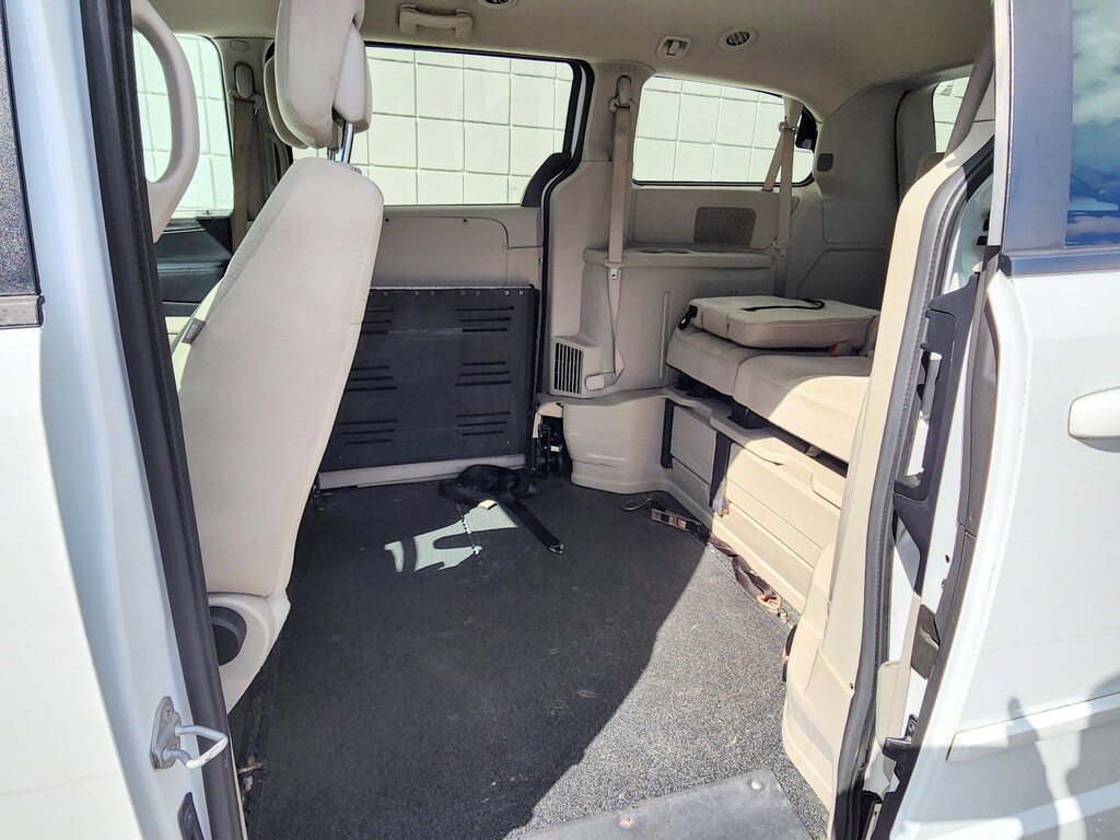 Used 2015 Dodge Grand Caravan SE Wheelchair Accessible Mini-van, Passenger