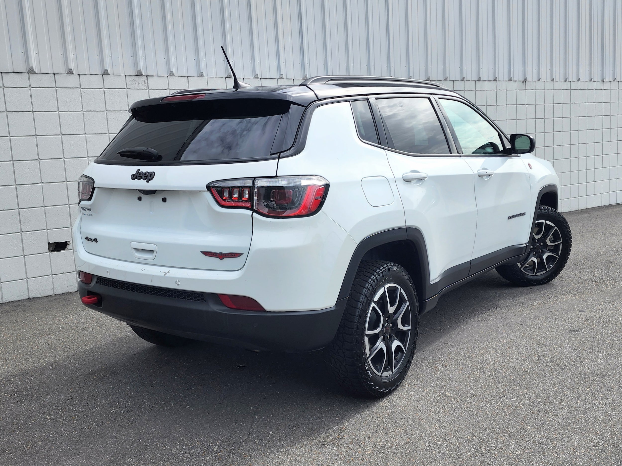 2025 Jeep Compass Trailhawk - Photo 12