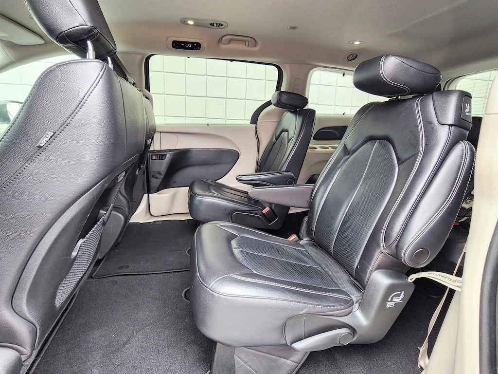 Used 2022 Chrysler Pacifica Touring L Van Passenger Van
