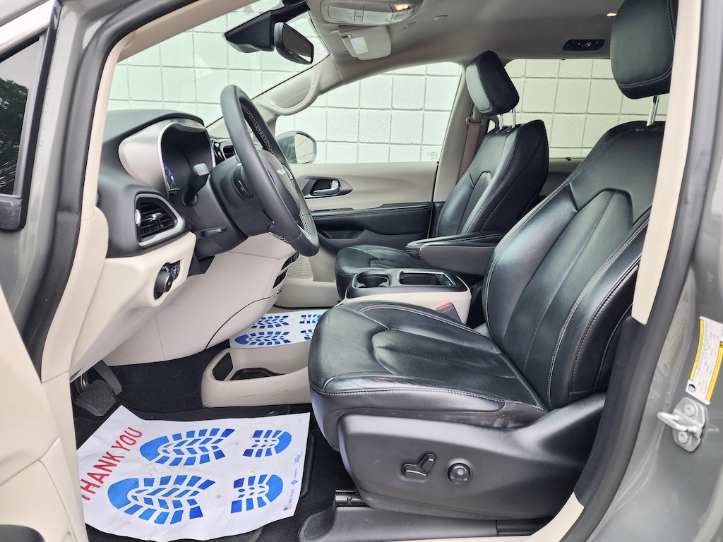 Used 2022 Chrysler Pacifica Touring L Van Passenger Van