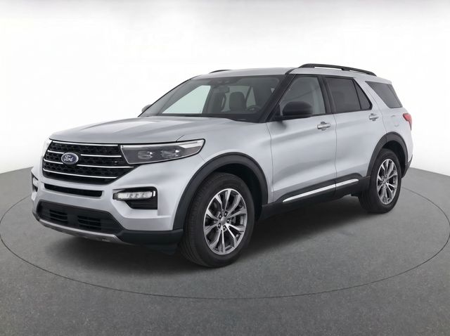 2021 Ford Explorer XLT 4WD's photo