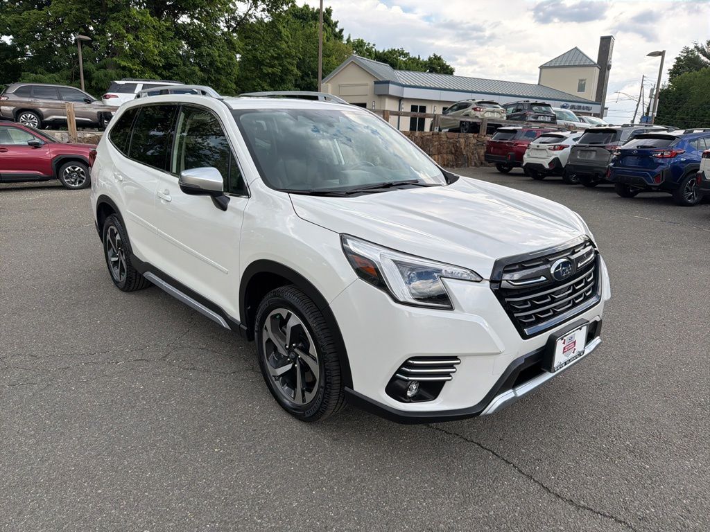 2022 Subaru Forester Touring's photo