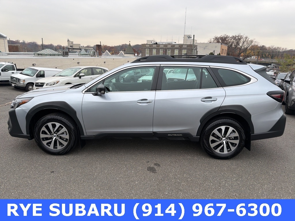 2025 Subaru Outback 2.5i photo 2