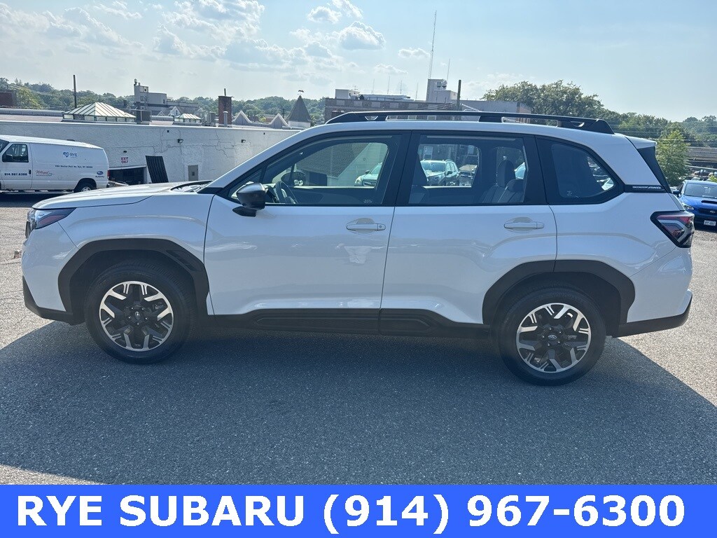 2025 Subaru Forester Base photo 2