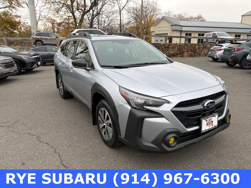 2025 Subaru Outback Base's photo