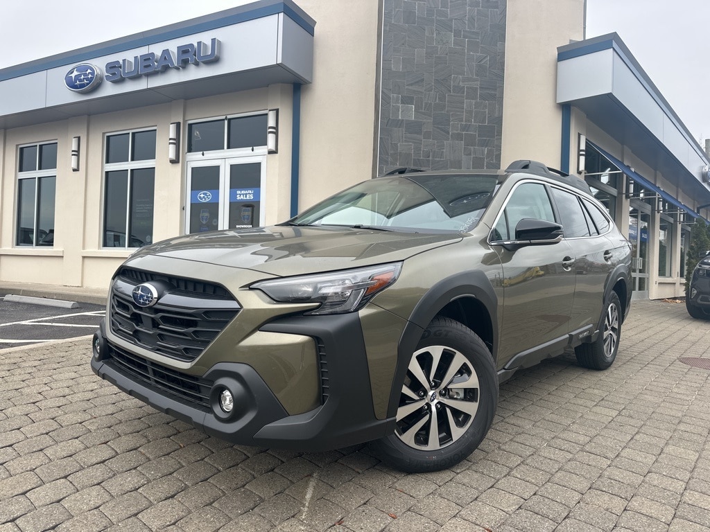 2025 Subaru Outback Premium's photo