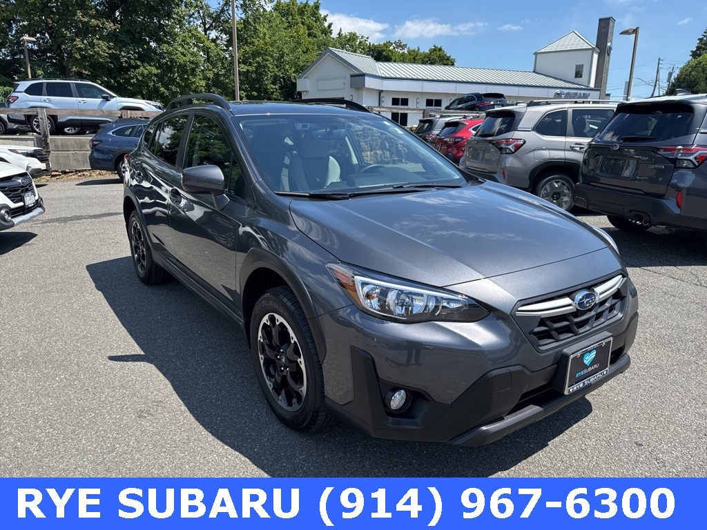 2023 Subaru Crosstrek Premium Moonroof + Blind Spot Detection / Rear Cro