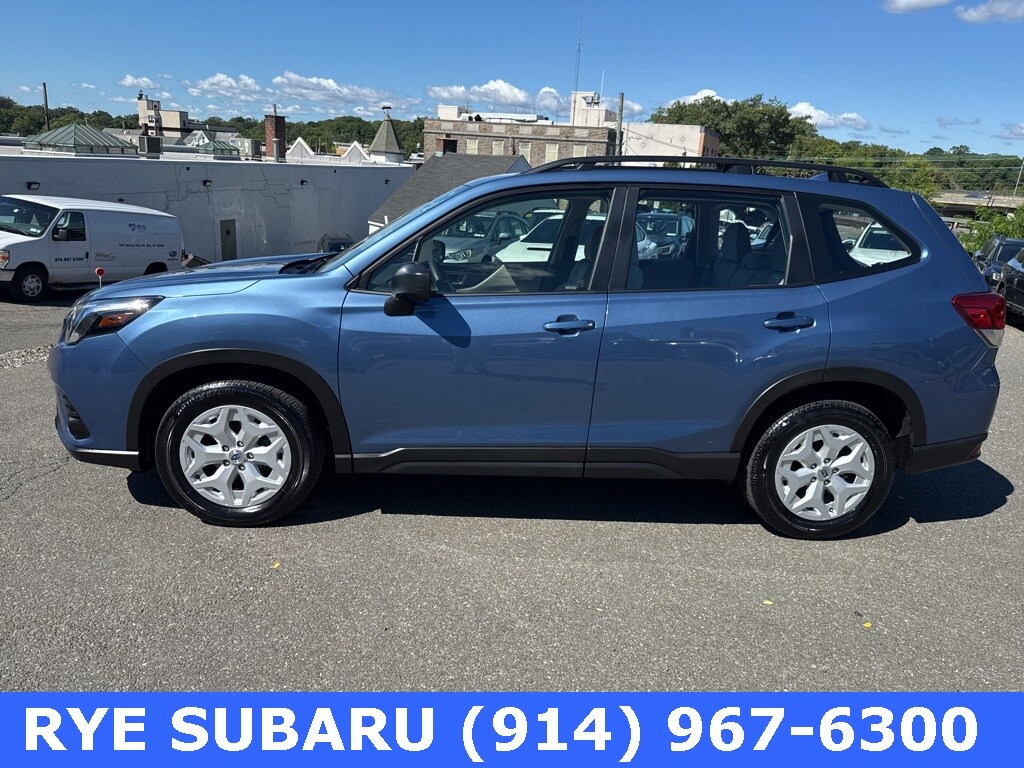 2023 Subaru Forester Base photo 4