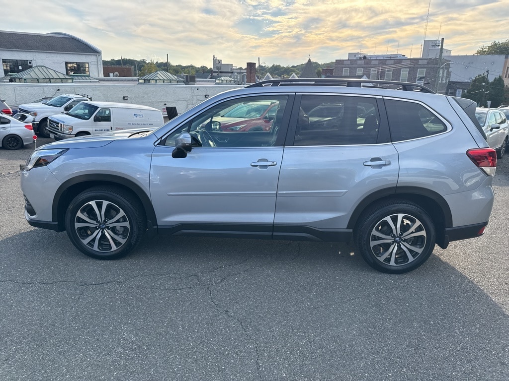 Used 2024 Subaru Forester Limited Reverse Automatic Braking + Navigation Sys SUV