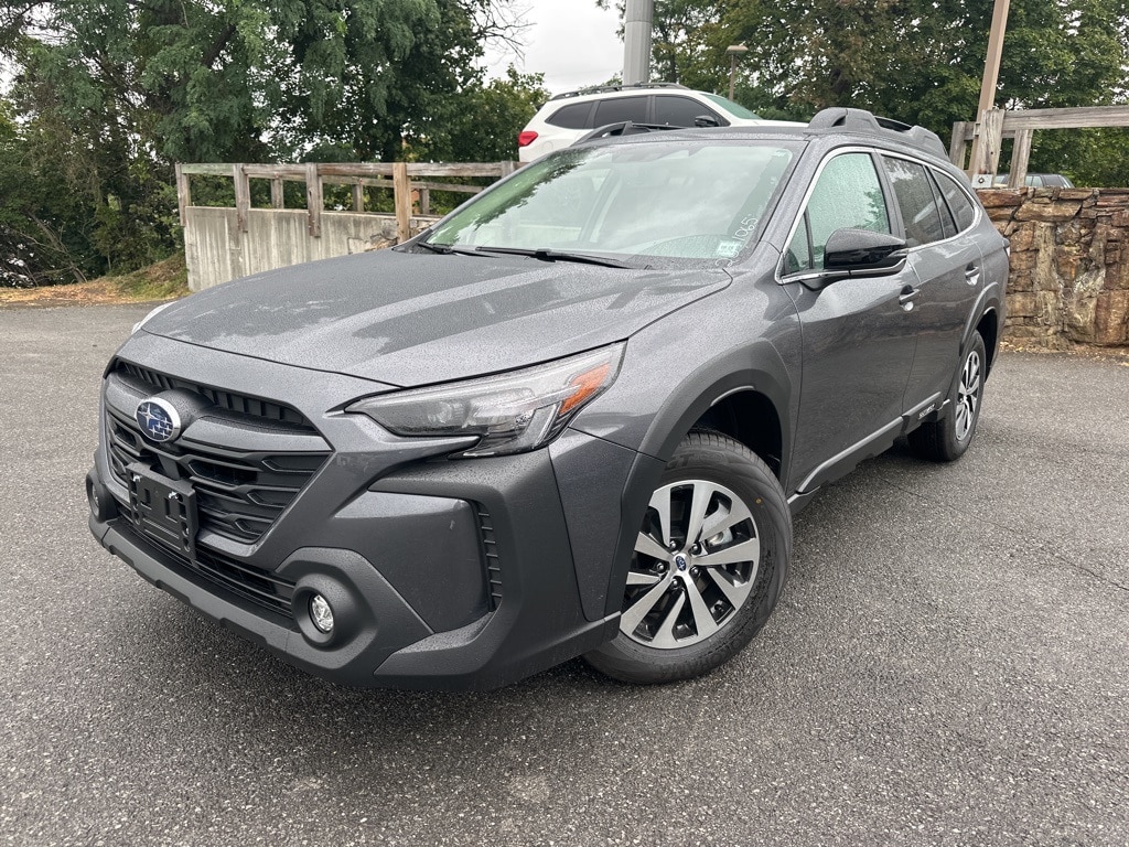 2025 Subaru Outback Premium's photo
