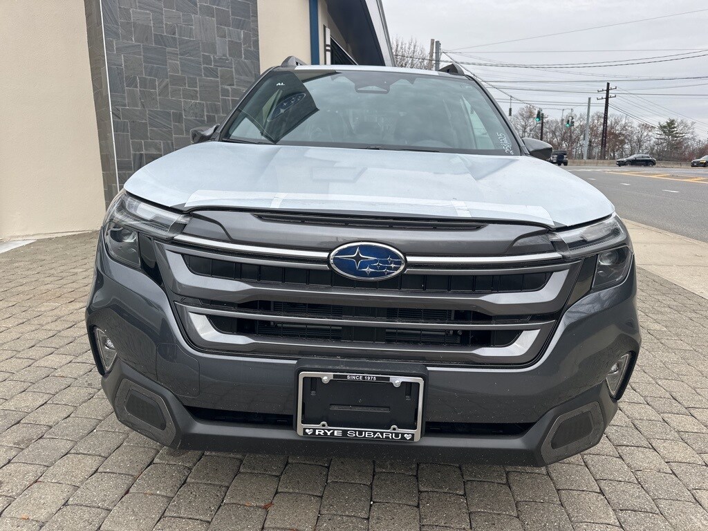 2025 Subaru Forester Limited photo 3
