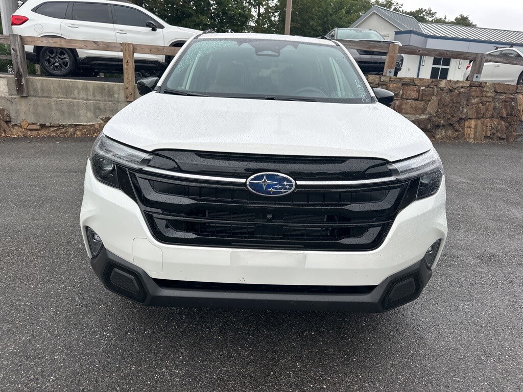 2025 Subaru Forester Touring photo 3