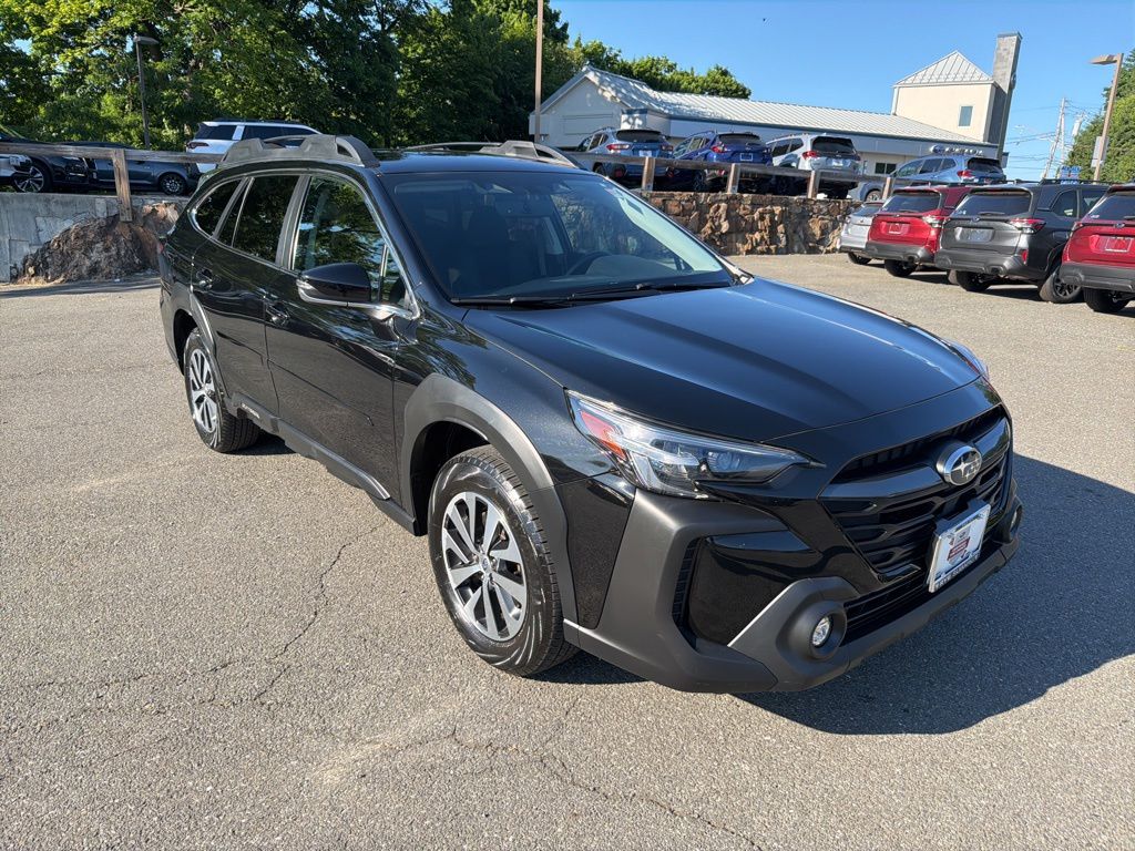 2023 Subaru Outback Premium's photo
