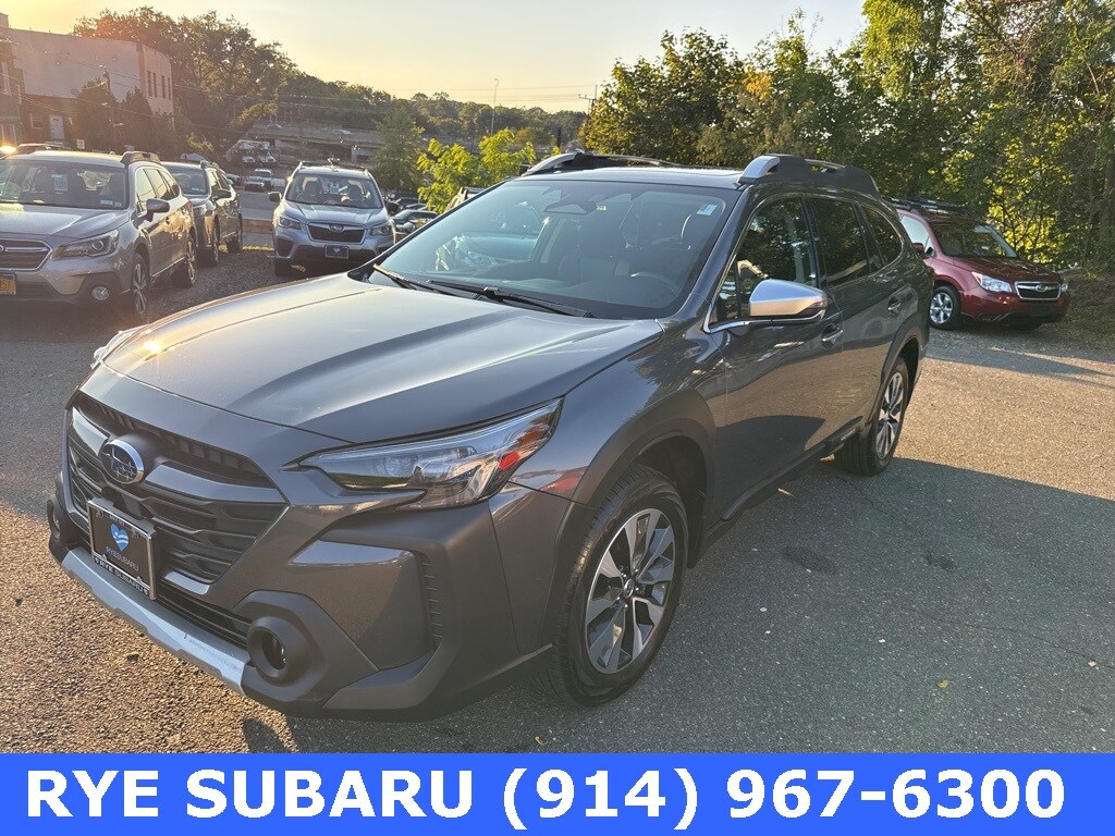 2025 Subaru Outback Touring photo 3