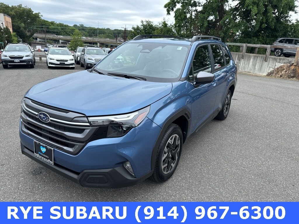 2025 Subaru Forester Premium Base photo 3