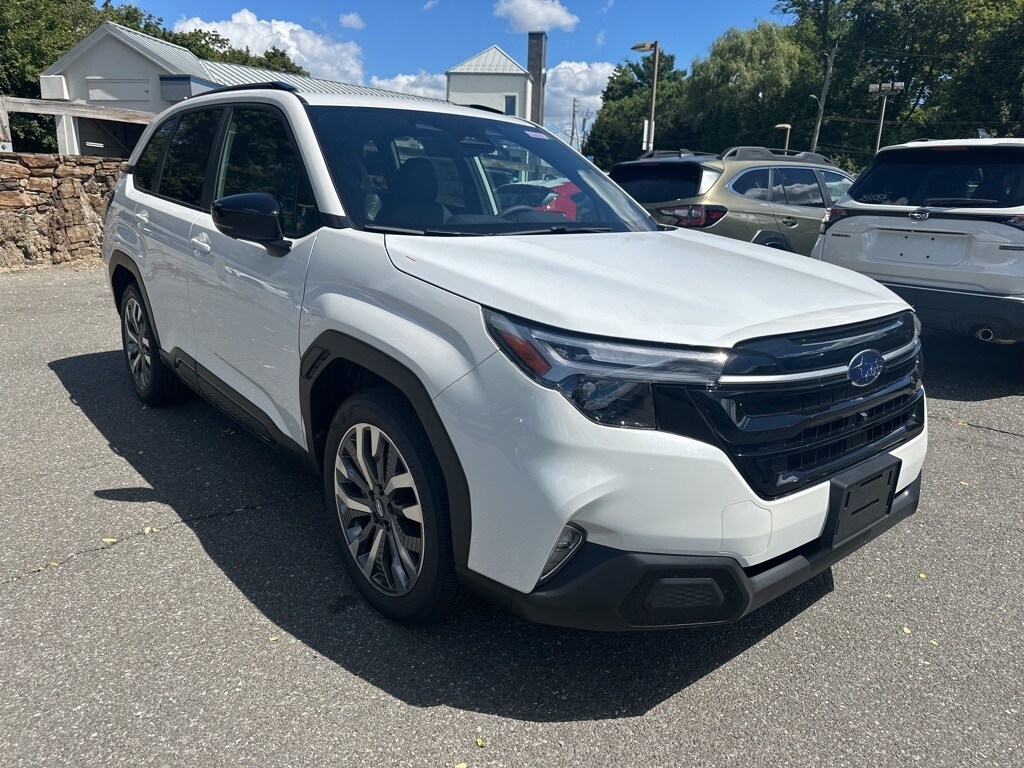2025 Subaru Forester Touring photo 3