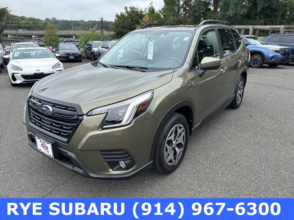 2023 Subaru Forester Premium photo 2