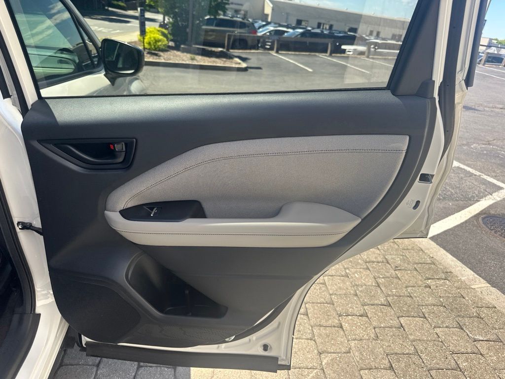 2026 Subaru Forester Premium - Photo 7