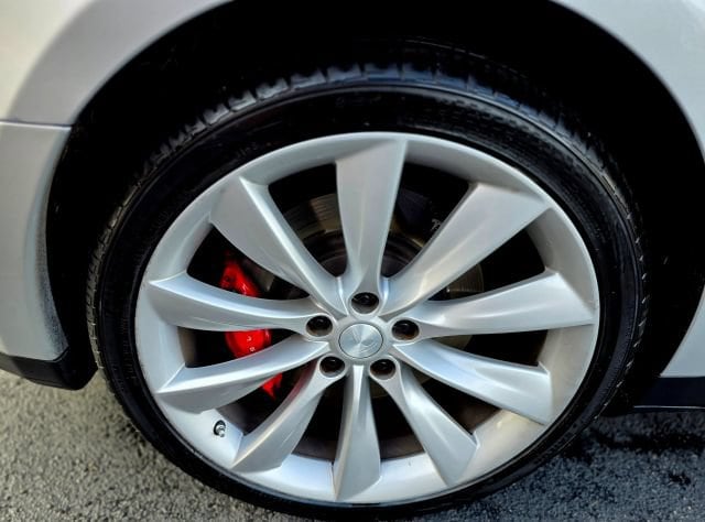 2014 Tesla Model S S - Photo 17