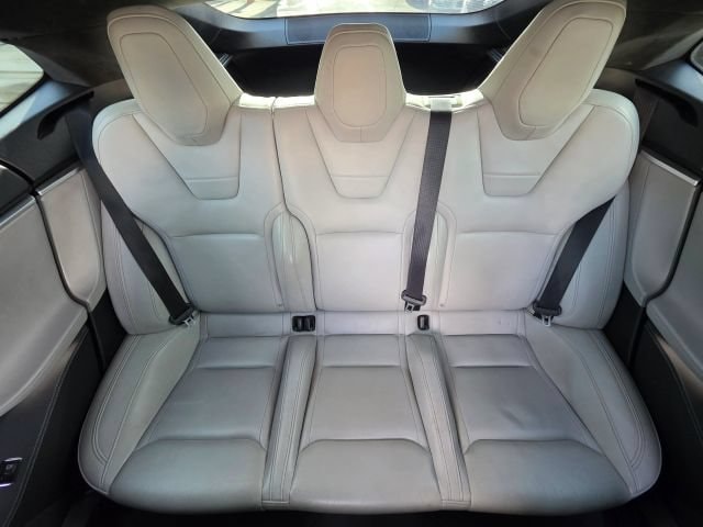 2014 Tesla Model S S - Photo 12