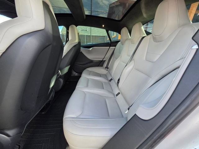 2014 Tesla Model S S - Photo 10