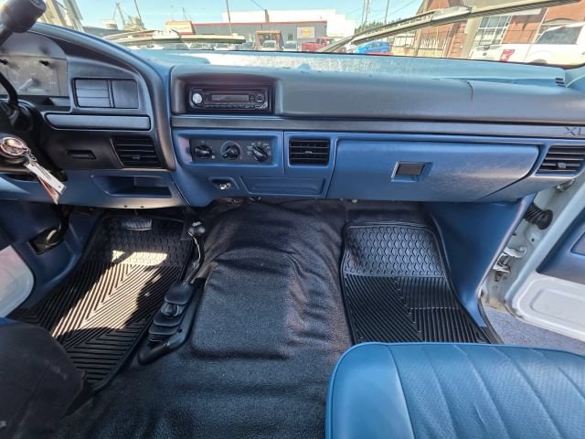 1995 Ford Bronco - Photo 13
