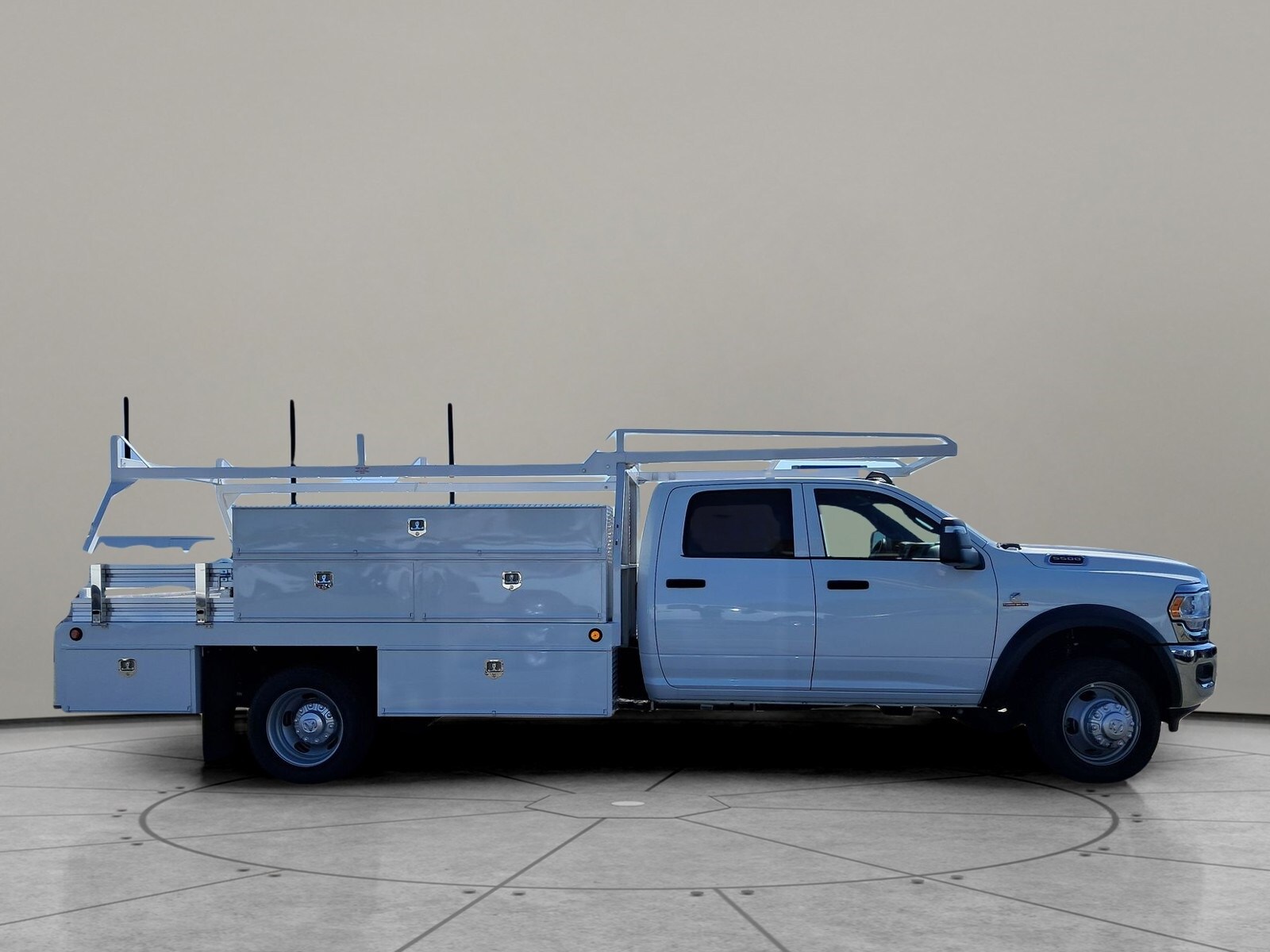 2024 Ram 5500 Tradesman photo 3