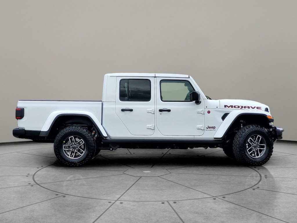 New 2025 Jeep Gladiator MOJAVE 4X4 Pickup
