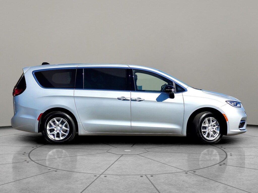 New 2026 Chrysler Pacifica SELECT Passenger Van