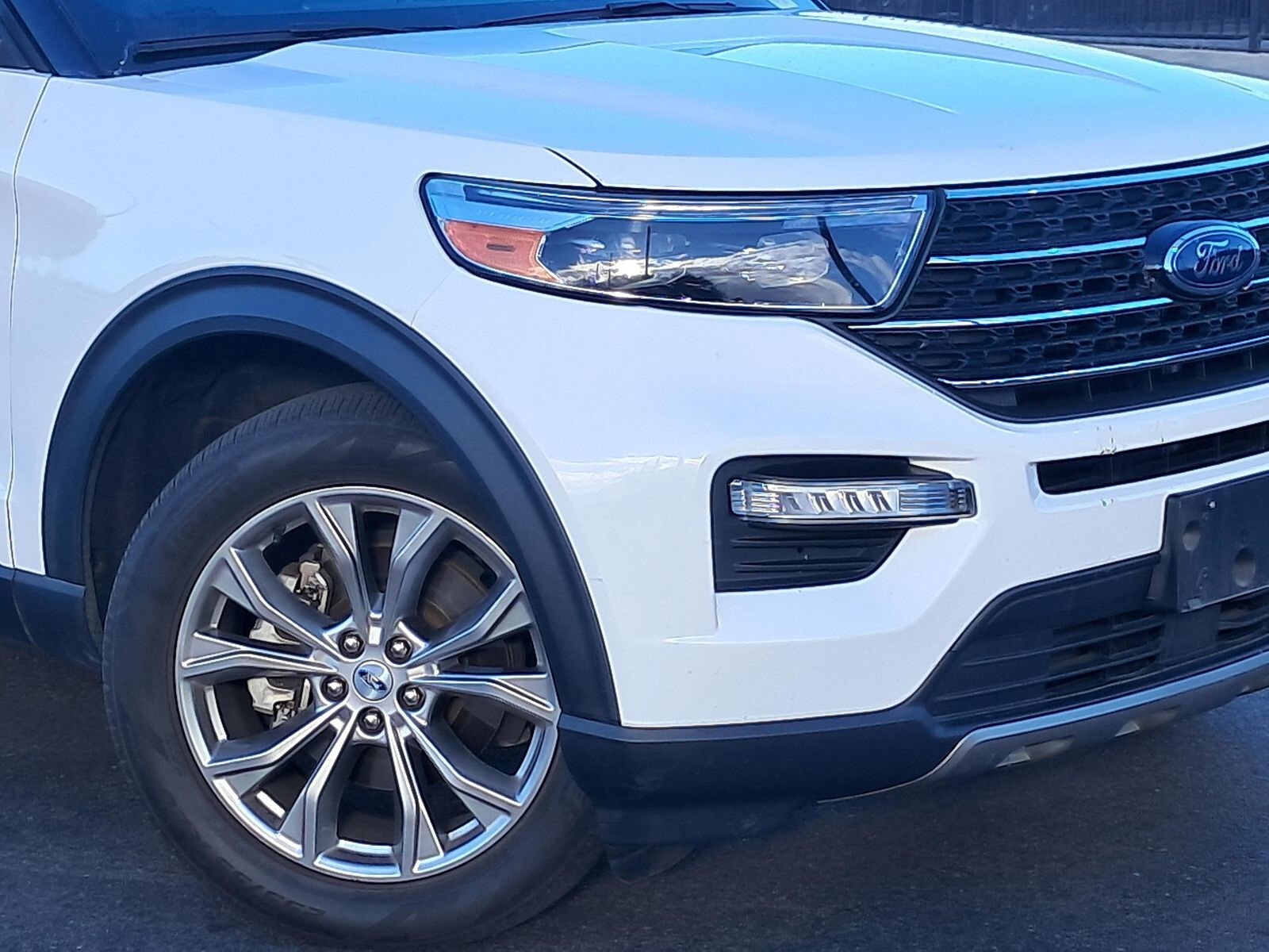 2021 Ford Explorer XLT photo 3