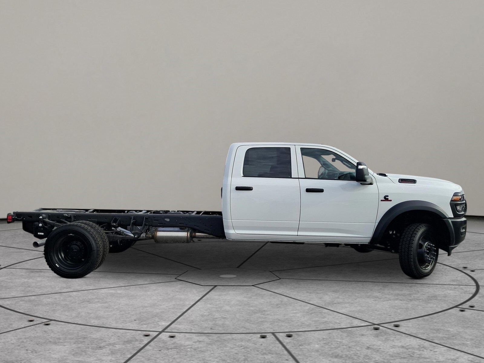 2025 Ram 5500 Tradesman photo 4