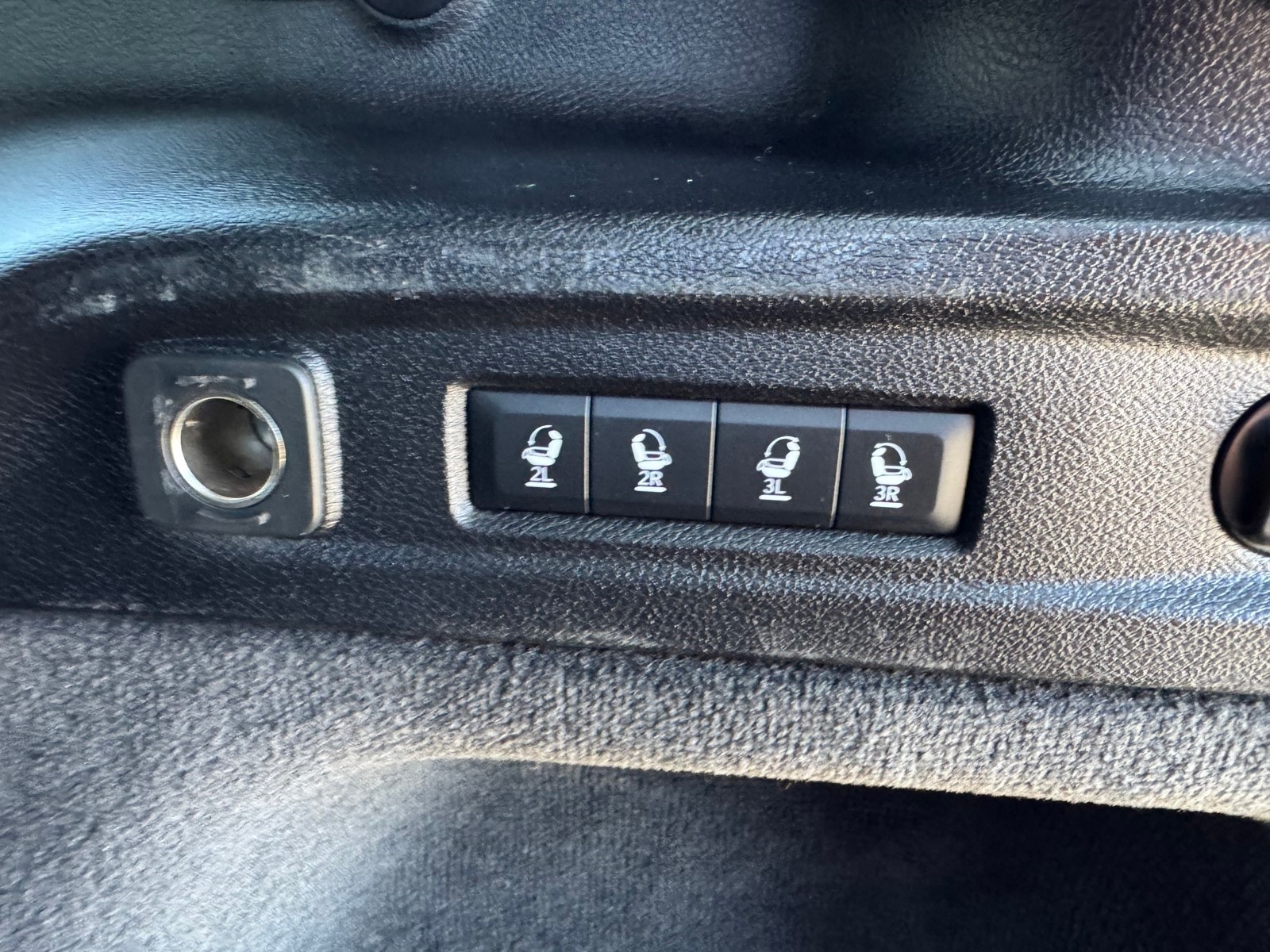 2021 Jeep Grand Cherokee L Summit photo 3